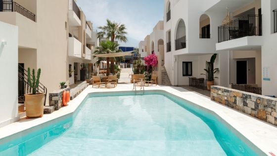 NAMI HOTEL & SUITES