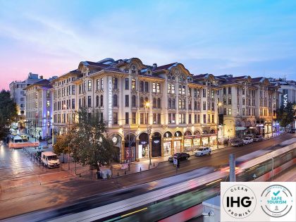 CROWNE PLAZA OLD CITY